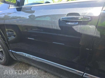 2017 GMC Acadia Denali 5SA – miniatura 23