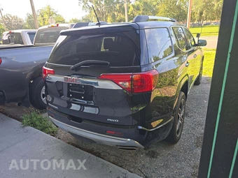 2017 GMC Acadia Denali 5SA – miniatura 3