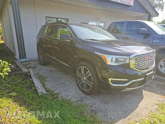 2017 GMC Acadia Denali 5SA – miniatura 4