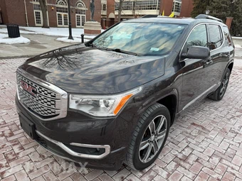 2017 GMC Acadia Denali 5SA - miniatura 2