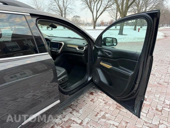 2017 GMC Acadia Denali 5SA - miniatura 38