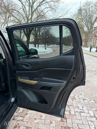 2017 GMC Acadia Denali 5SA - miniatura 43