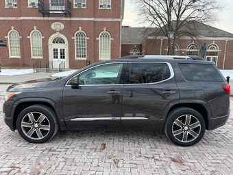 2017 GMC Acadia Denali 5SA - miniatura 5