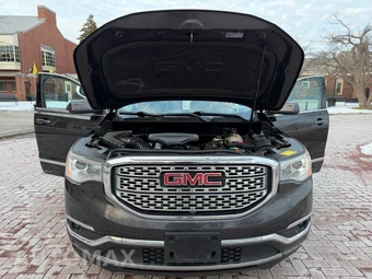 2017 GMC Acadia Denali 5SA - miniatura 9