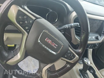 2017 GMC Acadia Denali 5SA – miniatura 10
