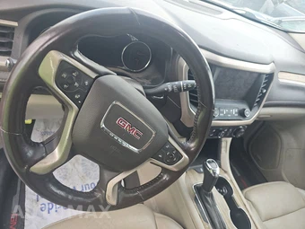 2017 GMC Acadia Denali 5SA – miniatura 11