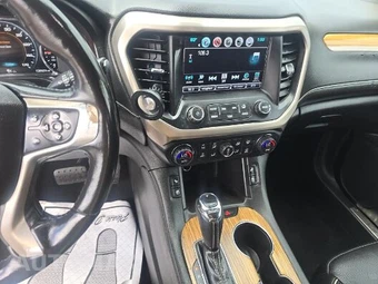 2017 GMC Acadia Denali 5SA - miniatura 13