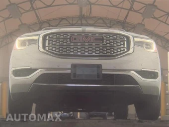 2017 GMC Acadia Denali 5SA - miniatura 3
