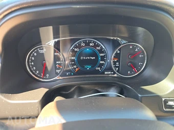 2017 GMC Acadia Denali 5SA – miniatura 12