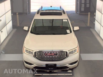 2017 GMC Acadia Denali 5SA – miniatura 2