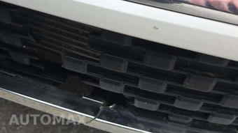 2017 GMC Acadia Denali 5SA – miniatura 31