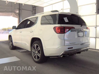 2017 GMC Acadia Denali 5SA – miniatura 6