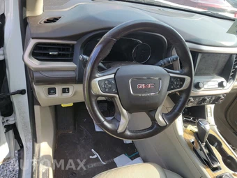 2017 GMC Acadia Denali 5SA – miniatura 10