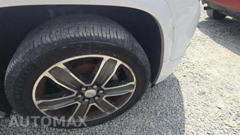 2017 GMC Acadia Denali 5SA – miniatura 23