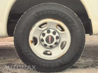 2017 GMC Savana 2500 Cargo Van 1WT 135.0" WB – miniatura 12