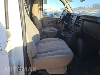 2017 GMC Savana 2500 Cargo Van 1WT 135.0" WB – miniatura 14