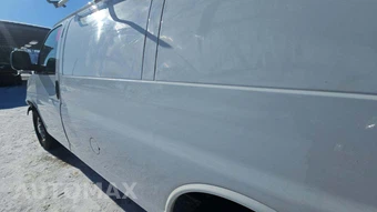 2017 GMC Savana 2500 Cargo Van 1WT 135.0" WB – miniatura 30