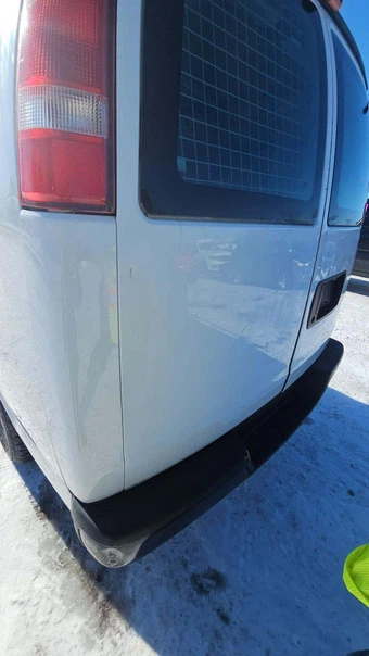 2017 GMC Savana 2500 Cargo Van 1WT 135.0" WB – miniatura 32