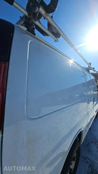 2017 GMC Savana 2500 Cargo Van 1WT 135.0" WB – miniatura 36