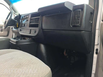 2017 GMC Savana 2500 Cargo Van 1WT 135.0" WB - miniatura 19