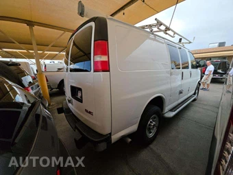 2017 GMC Savana 2500 Cargo Van 1WT 135.0" WB - miniatura 3