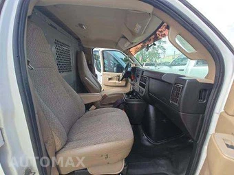 2017 GMC Savana 2500 Cargo Van 1WT 135.0" WB - miniatura 17