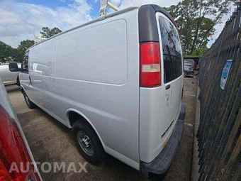 2017 GMC Savana 2500 Cargo Van 1WT 135.0" WB - miniatura 2