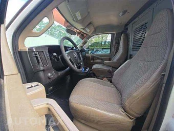 2017 GMC Savana 2500 Cargo Van 1WT 135.0" WB - miniatura 6