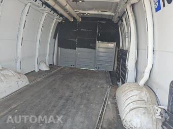 2017 GMC Savana 2500 Cargo Van 1WT 135.0" WB – miniatura 15