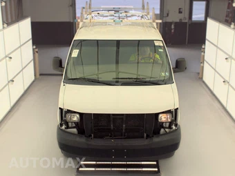 2017 GMC Savana 2500 Cargo Van 1WT 135.0" WB – miniatura 2