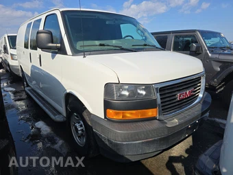 2017 GMC Savana 2500 Cargo Van 1WT 135.0" WB - miniatura 3