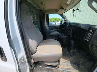 2017 GMC Savana 2500 Cargo Van 1WT 135.0" WB - miniatura 14