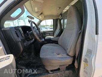 2017 GMC Savana 2500 Cargo Van 1WT 135.0" WB - miniatura 3