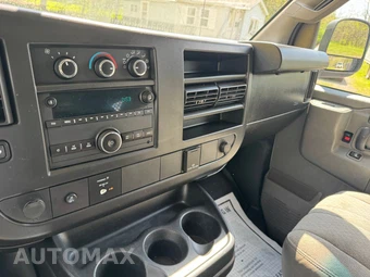 2017 GMC Savana 2500 Cargo Van 1WT 135.0" WB - miniatura 14