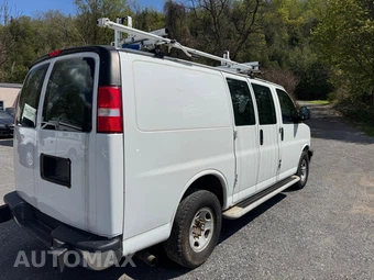 2017 GMC Savana 2500 Cargo Van 1WT 135.0" WB - miniatura 5