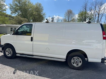 2017 GMC Savana 2500 Cargo Van 1WT 135.0" WB - miniatura 8