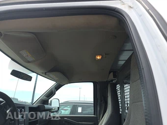 2017 GMC Savana 2500 Cargo Van 1WT 135.0" WB - miniatura 16