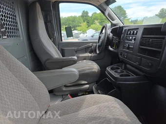 2017 GMC Savana 2500 Cargo Van 1WT 135.0" WB - miniatura 8