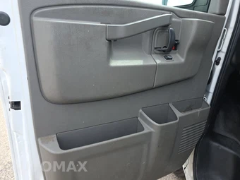 2017 GMC Savana 2500 Cargo Van 1WT 135.0" WB - miniatura 9