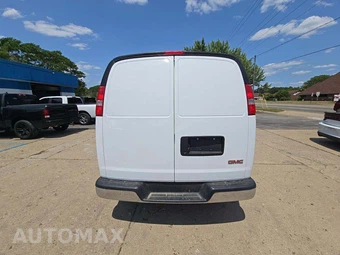 2017 GMC Savana 3500 Cargo Van – miniatura 10