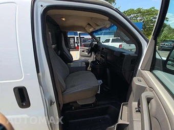 2017 GMC Savana 3500 Cargo Van – miniatura 14