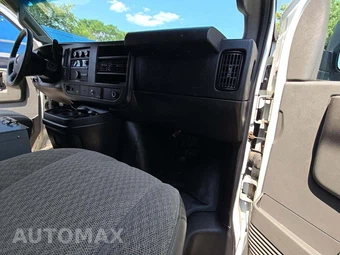 2017 GMC Savana 3500 Cargo Van – miniatura 15