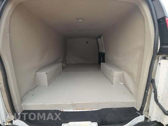 2017 GMC Savana 3500 Cargo Van 1WT 135.0" WB - miniatura 10
