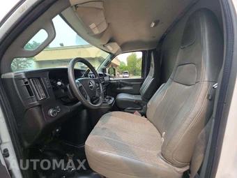 2017 GMC Savana 3500 Cargo Van 1WT 135.0" WB - miniatura 3