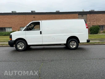 2017 GMC Savana 3500 Cargo Van 1WT 135.0" WB - miniatura 2
