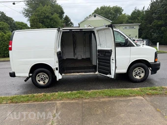 2017 GMC Savana 3500 Cargo Van 1WT 135.0" WB - miniatura 7