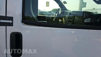 2017 GMC Savana 3500 Cutaway 1WT – miniatura 28