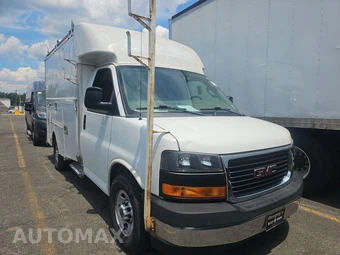 2017 GMC Savana 3500 Cutaway 1WT – miniatura 3