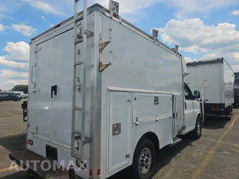 2017 GMC Savana 3500 Cutaway 1WT – miniatura 4