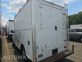 2017 GMC Savana 3500 Cutaway 1WT – miniatura 6